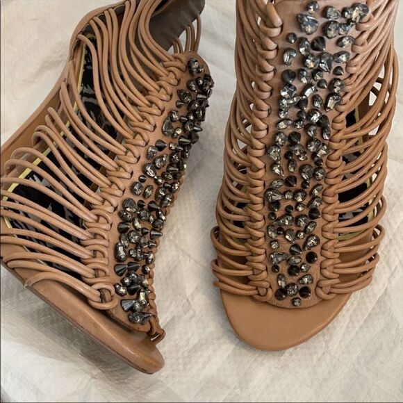 SAM EDELMAN LEATHER TAUPE STRAPPY SANDALS.… - Picture 2 of 8